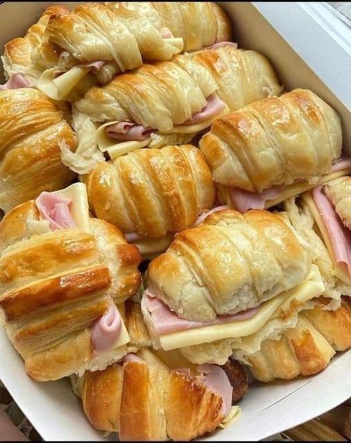 Croissanty z serem Schinken