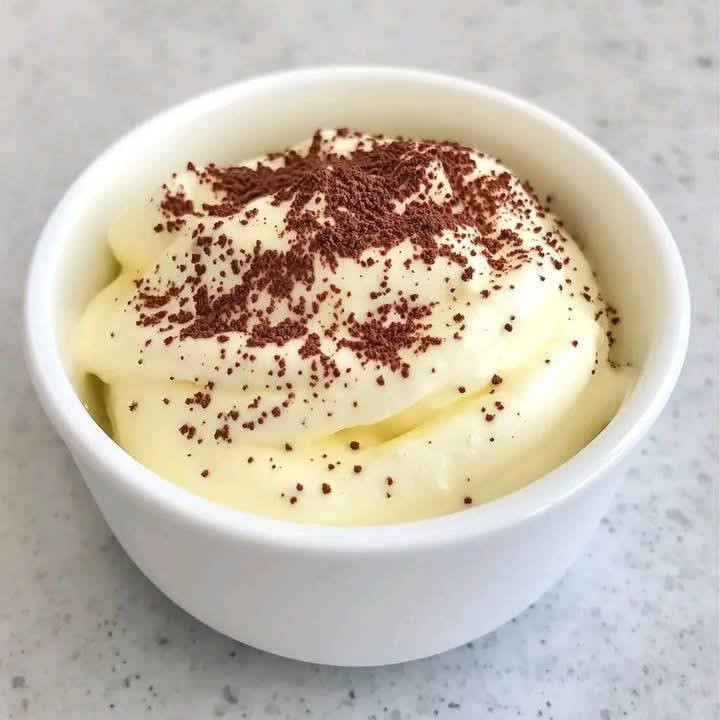 Odkryj mus z białej czekolady i mascarpone, który roztopi Twoje kubki smakowe!