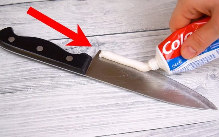 Nieoczekiwany efekt po nałożeniu pasty do zębów na nóż