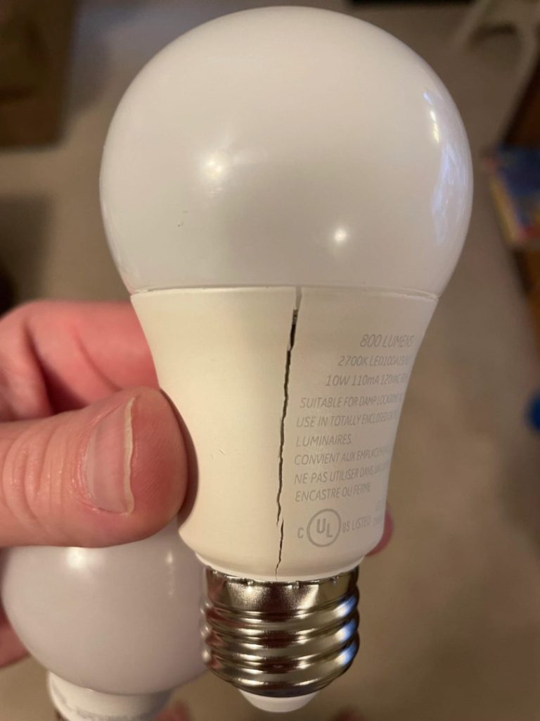 Nie wyrzucaj zepsutej żarówki LED, dopóki nie odkryjesz tego triku