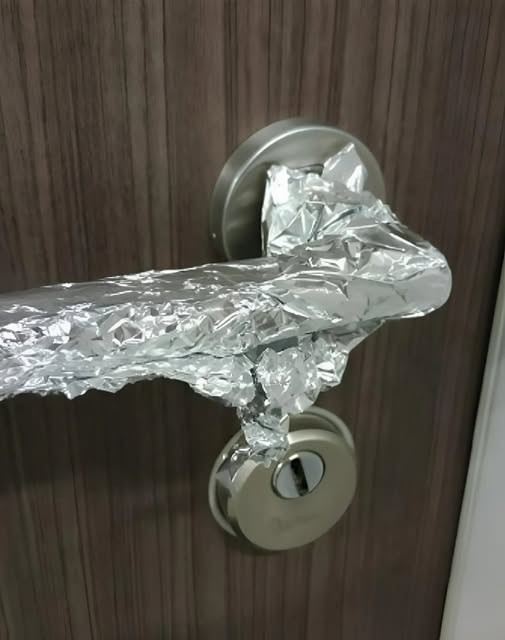 Zaskakujący powód, dla którego niektórzy ludzie owijają swoje uchwyty aluminium