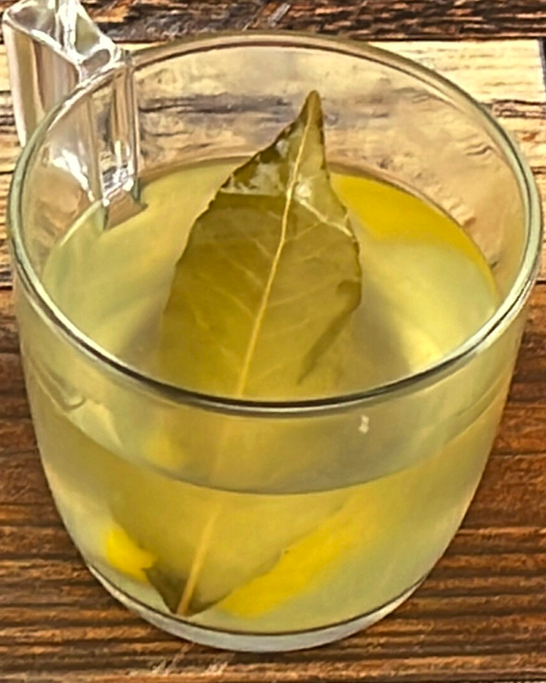 Jak wykorzystać liść laurowy w kuchni i nie tylko: od olejków smakowych po środki na mole