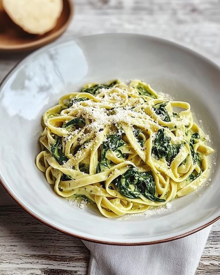Tagliatelle z kremem szpinakowym