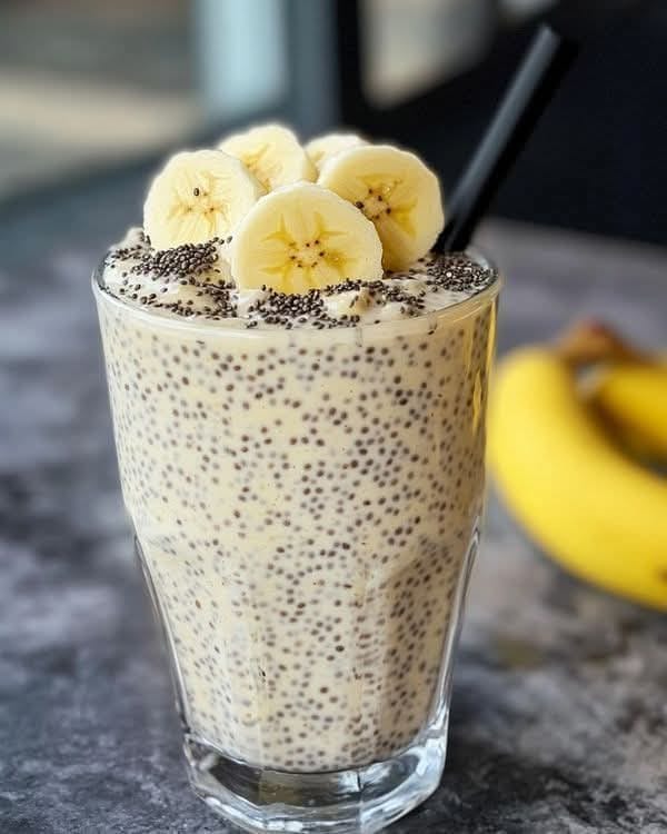Koktajl bananowo-kokosowo-chia 🥥🍌