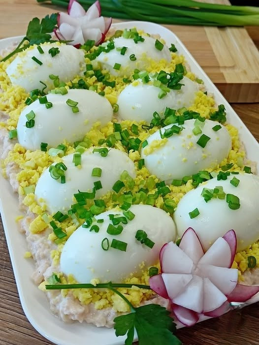 Przepis Babuni w Nowej Odsłonie! Jajka na Pierzynce: Najprostszy Sposób na Świąteczny Stół i Wielkanocne Śniadanie, Które Zachwyci Wszystkich!