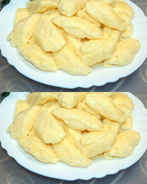 Takie leniwe pierogi gotuję już od kilku lat: bez mąki, bez wyrabiania ciasta rękami, bez wałkowania i w zaledwie 20 minut