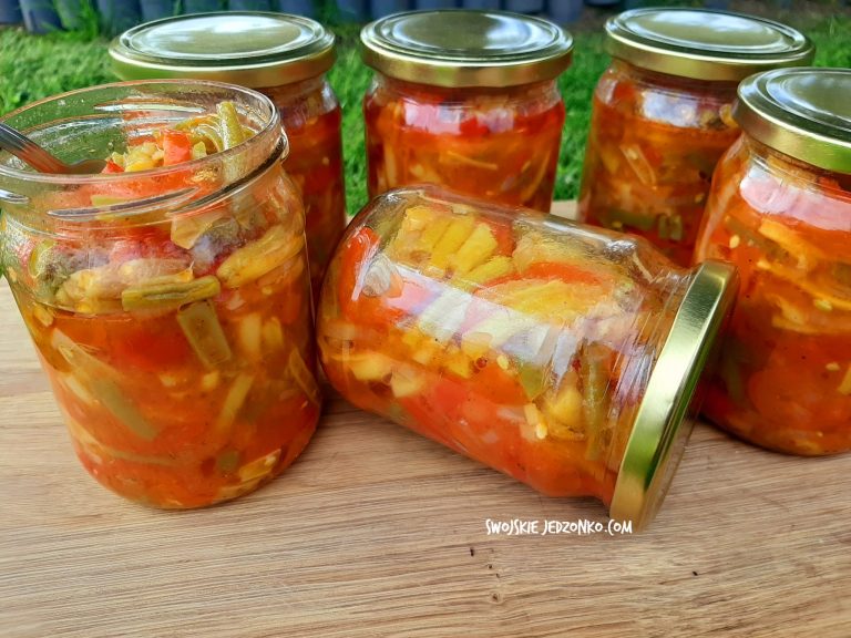 Sałatka z fasolki szparagowej słodko - ostra na zimę, przepis poniżej