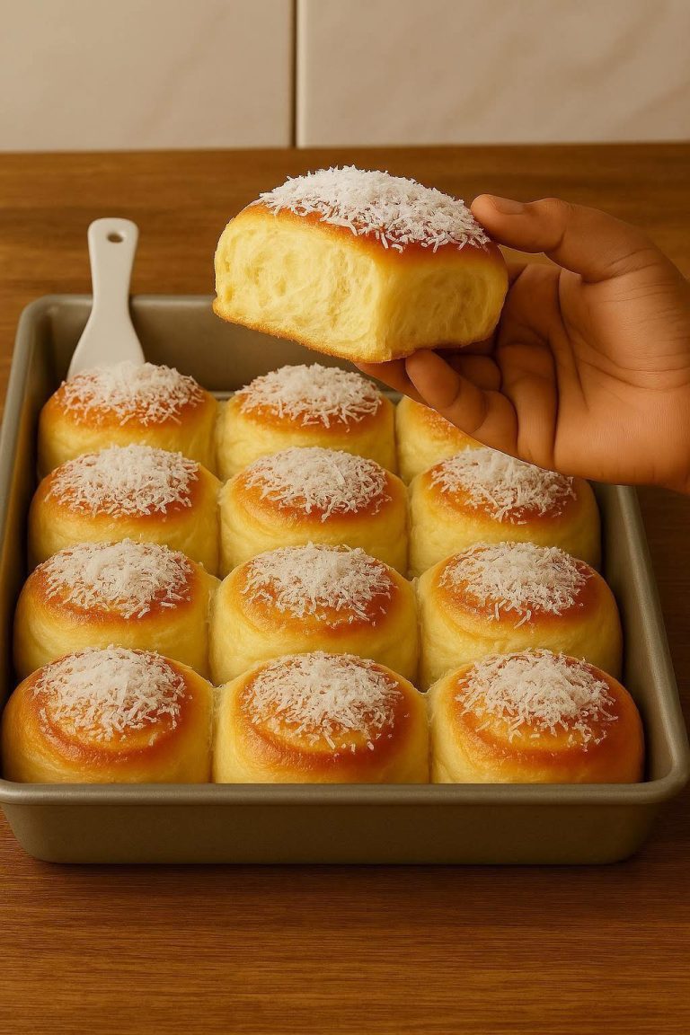 „Miękkie, domowe bułeczki: łatwy przepis, który rozpływa się w ustach!”